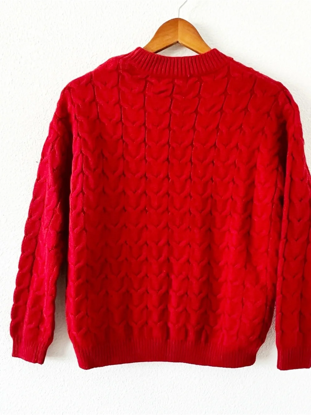 Mango red cable